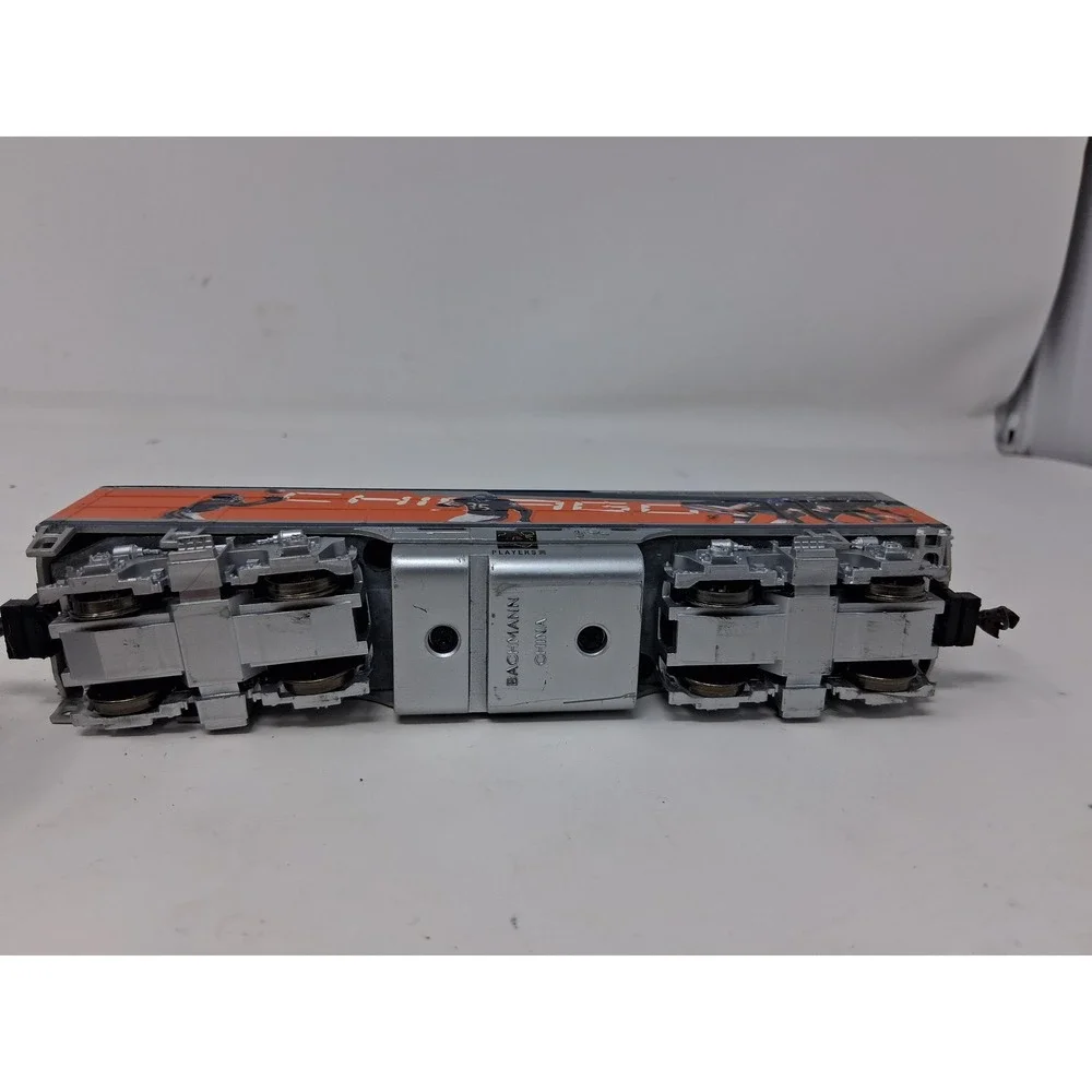Bachmann HO Scale Chicago Bears Monsters of the Midway Train Locomotive & Car. X